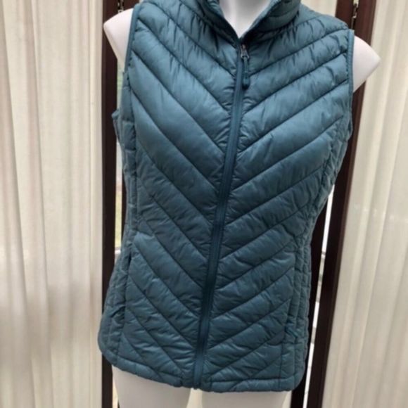 32 Degree Heat Vest - Picture 3 of 14